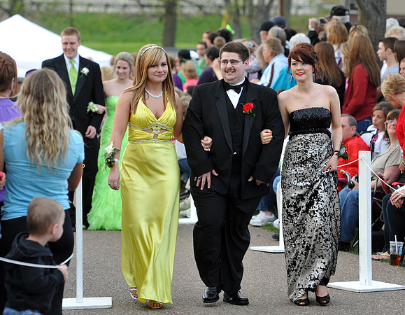 042813pr CTN RiverViewProm_2